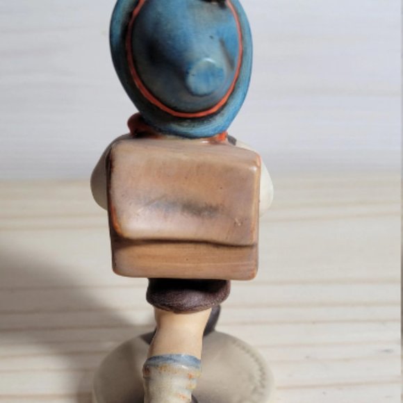 Hummel # 82 2/0 TMK2 "School Boy"" - Picture 3 of 6